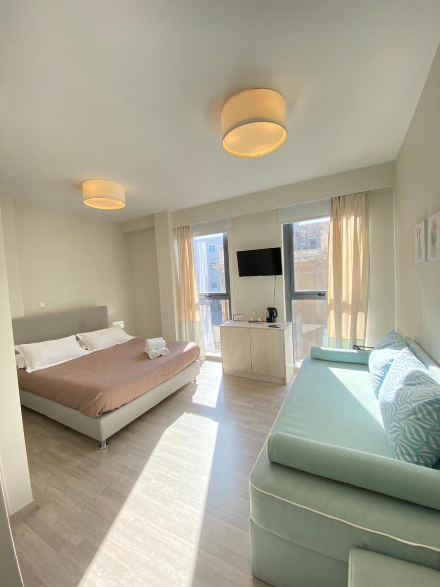 Tins Hotel City - Атина Екстериор снимка